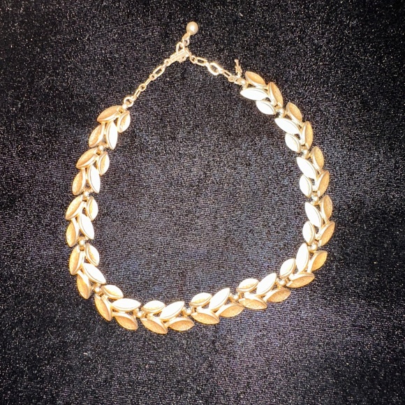 Vintage Gold-Tone Costume Jewelry Set – Bracelet, Choker & Long Necklace - Picture 8 of 15